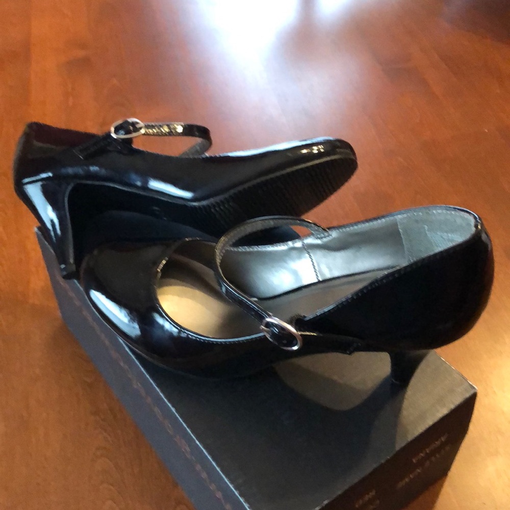 Patent look Mary Jane low heel shoes